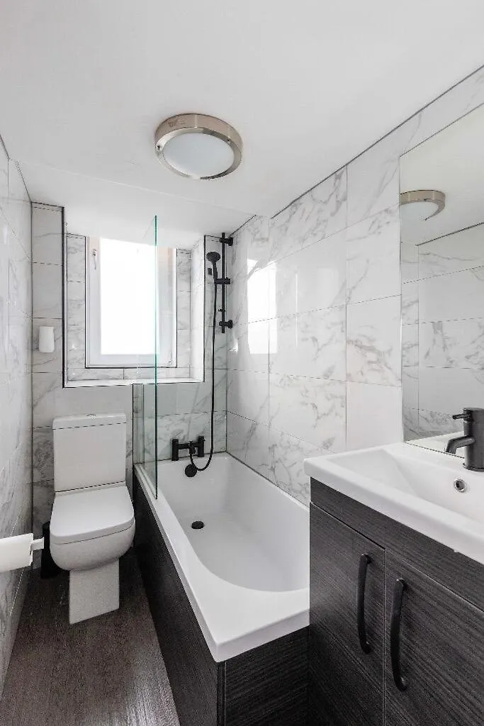 Beautiful Flat Close To City Centre 爱丁堡 0*,